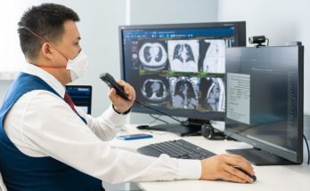 Собянин заявил, что новые технологии позволили Москве успешно бороться с коронавирусом