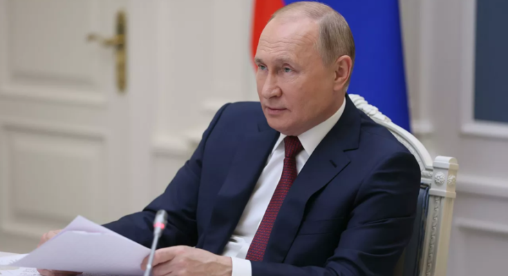 Путин призвал обеспечить интересы и права граждан в цифровом пространстве Путин призвал обеспечить интересы и права граждан в цифровом пространстве