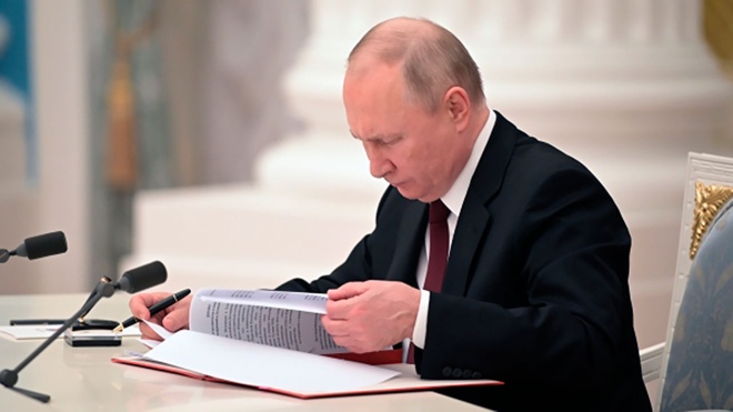 Путин подписал указ по допмерам для обеспечения информационной безопасности Путин подписал указ по допмерам для обеспечения информационной безопасности