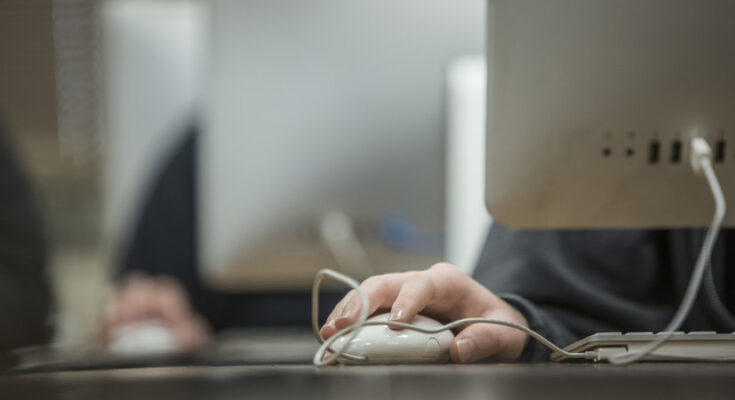 Все российские школы перешли на отечественное программное обеспечение Все российские школы перешли на отечественное программное обеспечение