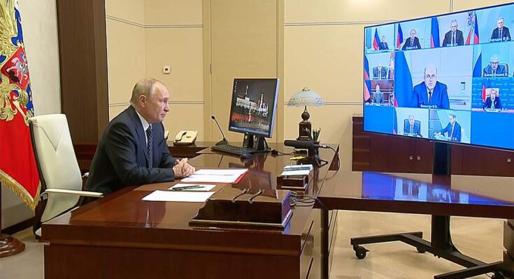 Путин обсудил с Совбезом повышение эффективности IT-безопасности России Путин обсудил с Совбезом повышение эффективности IT-безопасности России